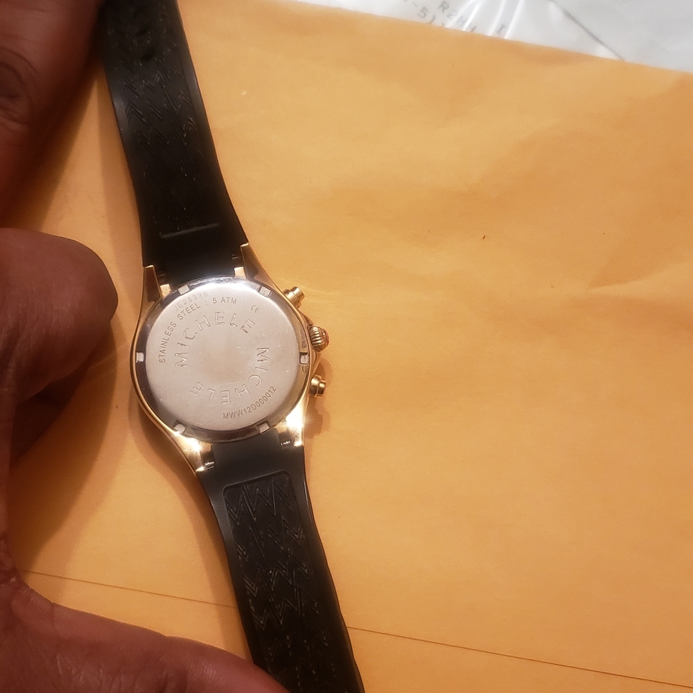 Watch - Picture 2 of 4